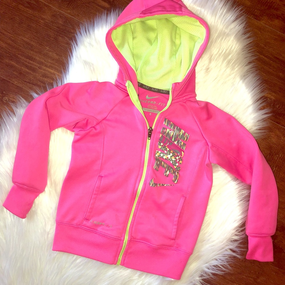 Little girl’s Nike Dri-fit sweatshirt